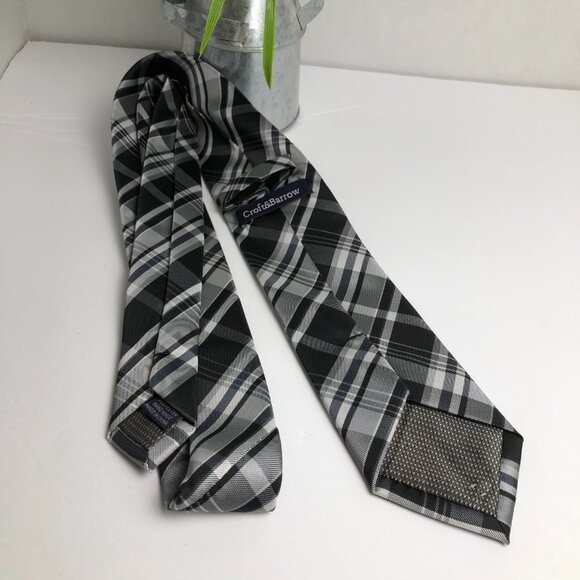 Croft & Barrow Hand Made 100% Polyester Men's Tie - Picture 3 of 4